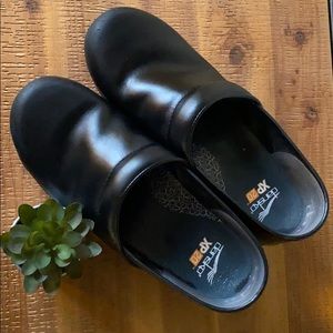 Dansko XP 2.0 Black